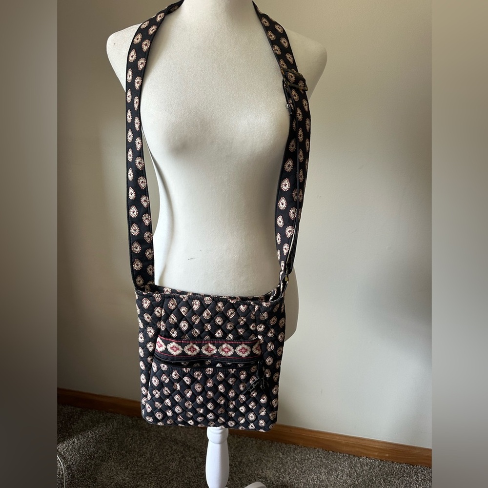 VERA BRADLEY Crossbody Black and Red Hipster Bag With Adjustable Strap